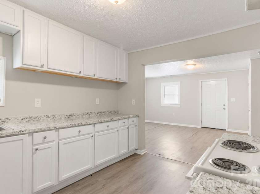 411 Thompson Street, Shelby, NC 28150.  MLS# CAR4402904, YatesRealty ID 36392. 