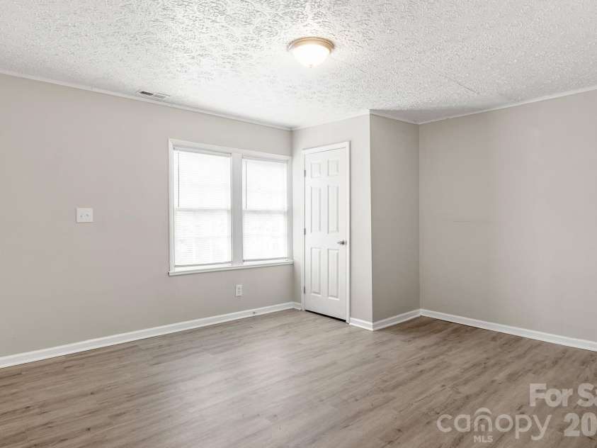 411 Thompson Street, Shelby, NC 28150.  MLS# CAR4402904, YatesRealty ID 36392. 