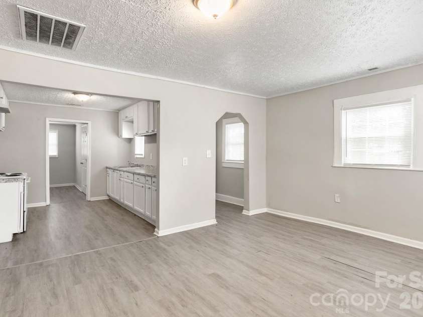 411 Thompson Street, Shelby, NC 28150.  MLS# CAR4402904, YatesRealty ID 36392. 