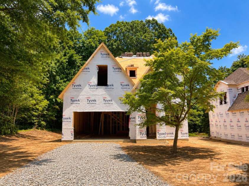 7207 Benita Drive, Charlotte, NC 28212.  MLS# CAR4389589, YatesRealty ID 36393. 