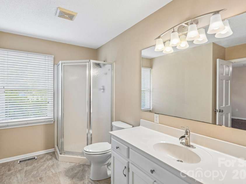 203 Royal Avenue, Albemarle, NC 28001.  MLS# CAR4401076, YatesRealty ID 36394. Primary Bath