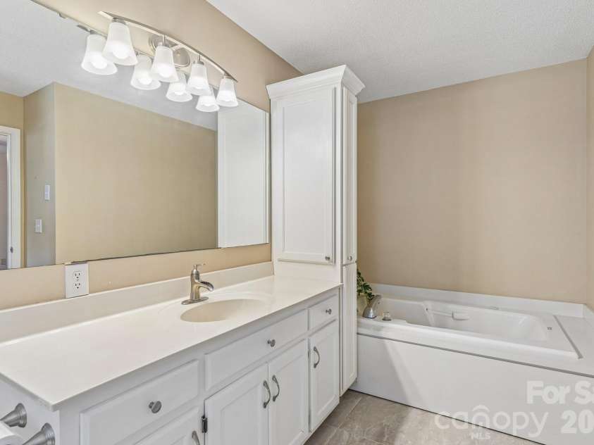 203 Royal Avenue, Albemarle, NC 28001.  MLS# CAR4401076, YatesRealty ID 36394. Primary Bath