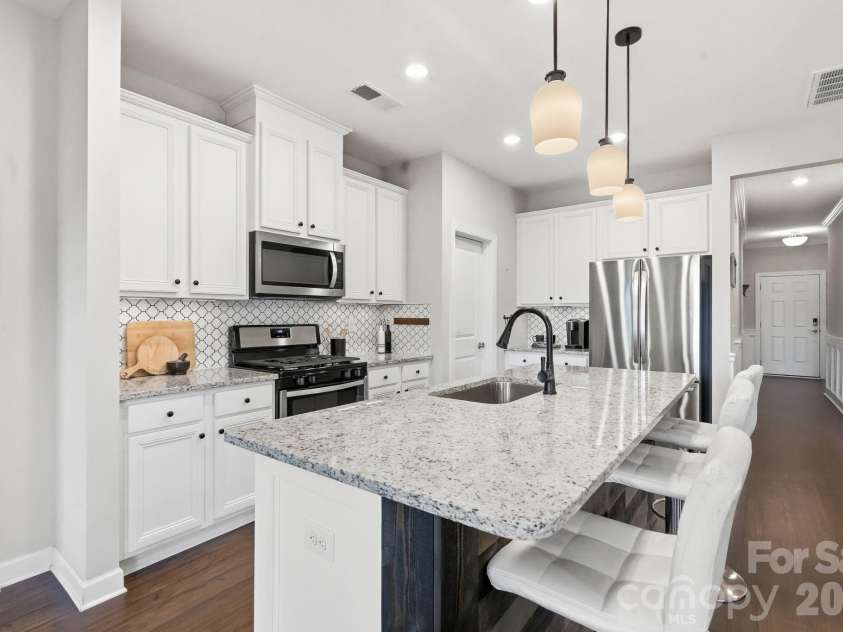 14419 Batteliere Drive, Charlotte, NC 28278.  MLS# CAR4400347, YatesRealty ID 36396. 