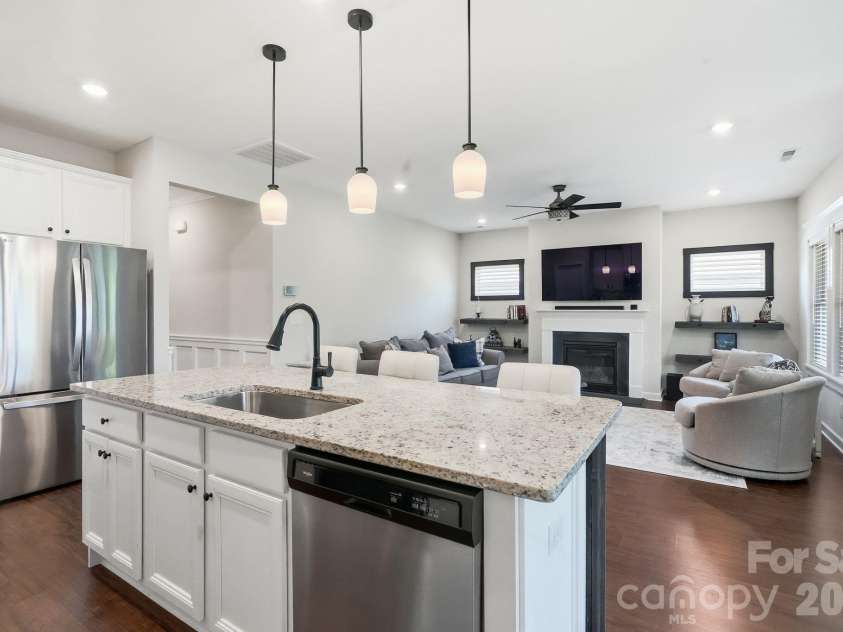 14419 Batteliere Drive, Charlotte, NC 28278.  MLS# CAR4400347, YatesRealty ID 36396. 