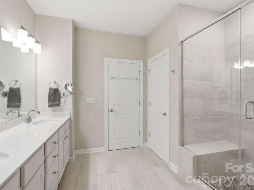 14419 Batteliere Drive, Charlotte, NC 28278.  MLS# CAR4400347, YatesRealty ID 36396. 