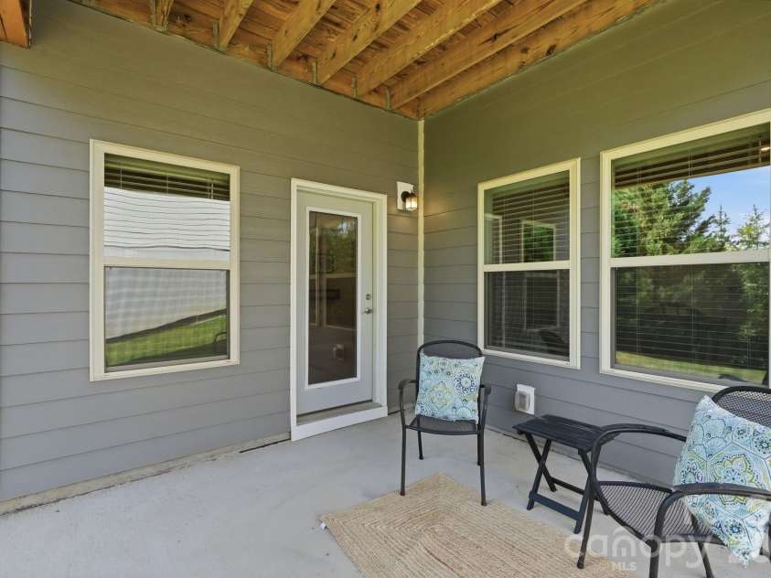 14419 Batteliere Drive, Charlotte, NC 28278.  MLS# CAR4400347, YatesRealty ID 36396. 