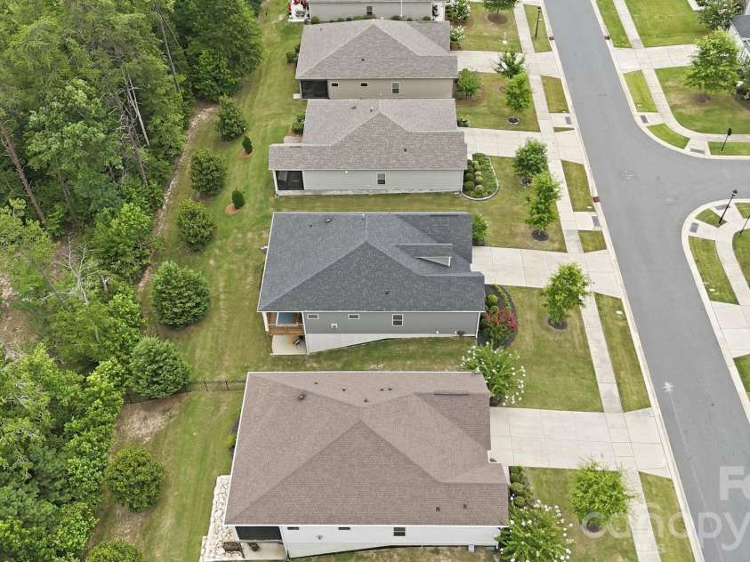 14419 Batteliere Drive, Charlotte, NC 28278.  MLS# CAR4400347, YatesRealty ID 36396. 