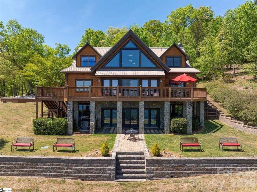 240 Morning Ride Drive, Columbus, NC 28722.  MLS# CAR4377490, YatesRealty ID 36398. 