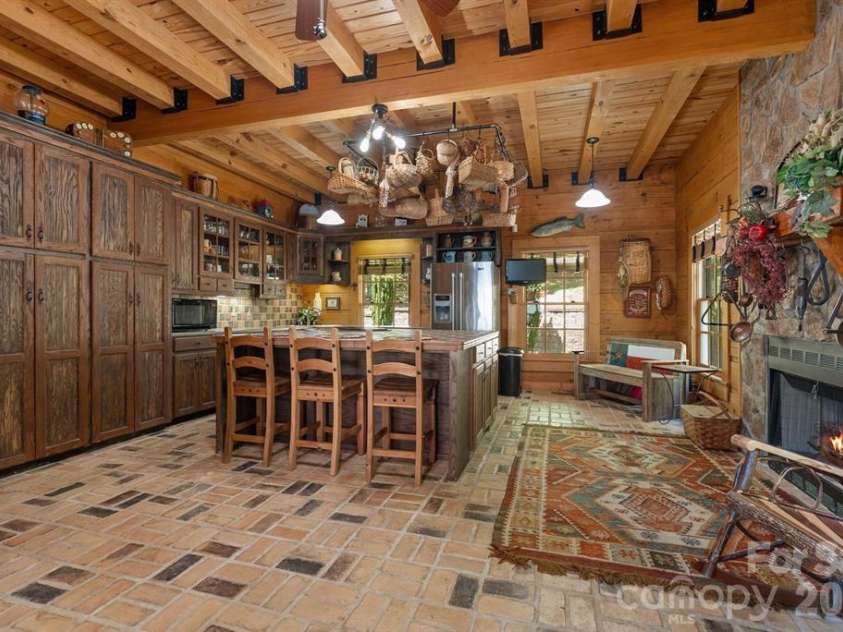 240 Morning Ride Drive, Columbus, NC 28722.  MLS# CAR4377490, YatesRealty ID 36398. 
