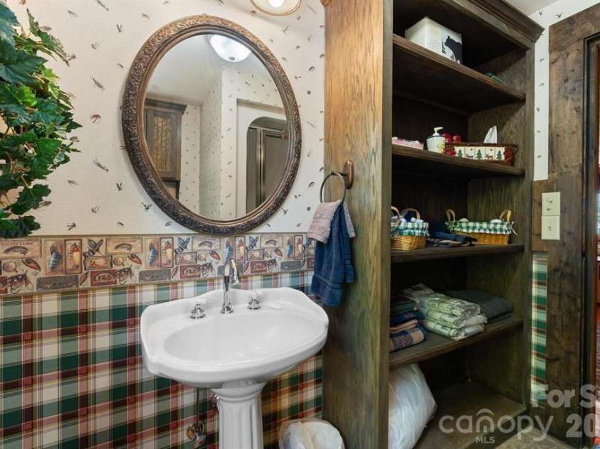 240 Morning Ride Drive, Columbus, NC 28722.  MLS# CAR4377490, YatesRealty ID 36398. 