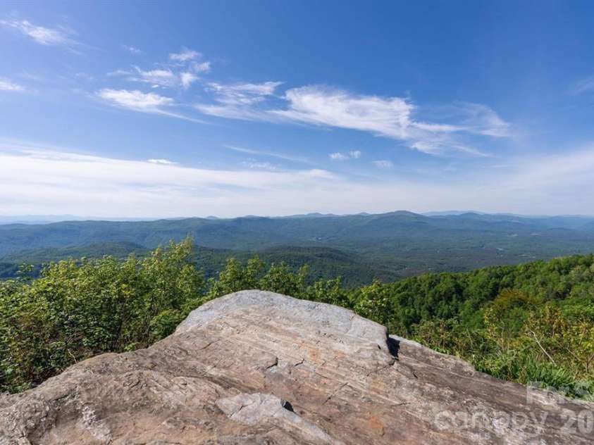 240 Morning Ride Drive, Columbus, NC 28722.  MLS# CAR4377490, YatesRealty ID 36398. 