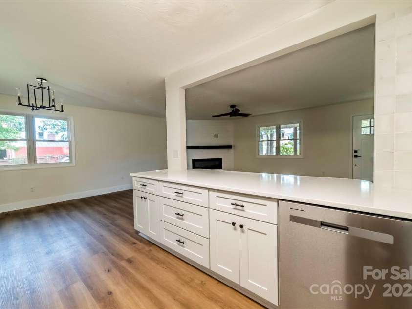 1210 29th Avenue Drive, Hickory, NC 28601.  MLS# CAR4312160, YatesRealty ID 364. 