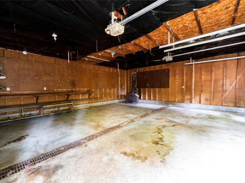 1210 29th Avenue Drive, Hickory, NC 28601.  MLS# CAR4312160, YatesRealty ID 364. 