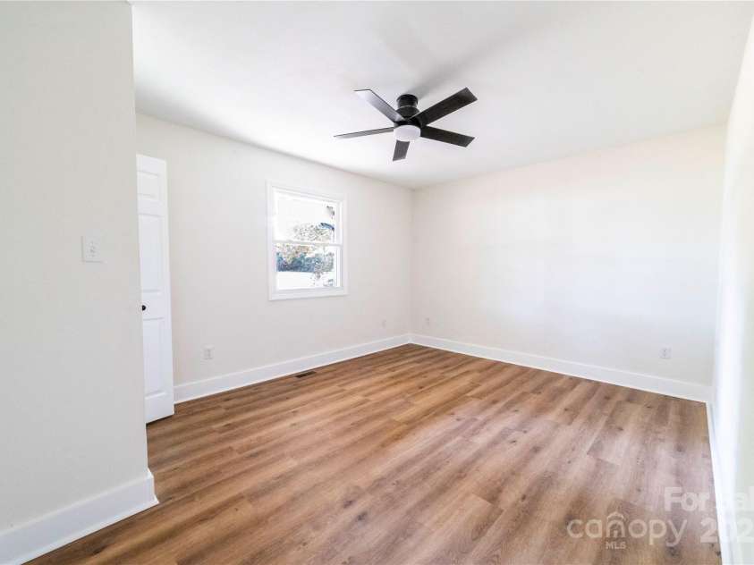 1210 29th Avenue Drive, Hickory, NC 28601.  MLS# CAR4312160, YatesRealty ID 364. Guest bedroom