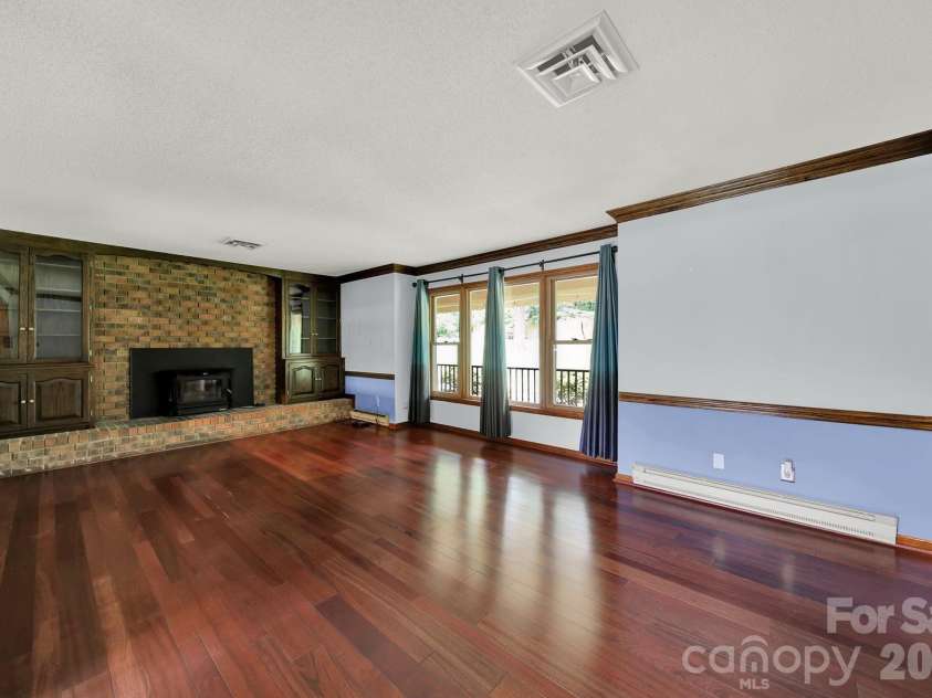 5913 Tom Query Road, Charlotte, NC 28213.  MLS# CAR4378237, YatesRealty ID 36400. 