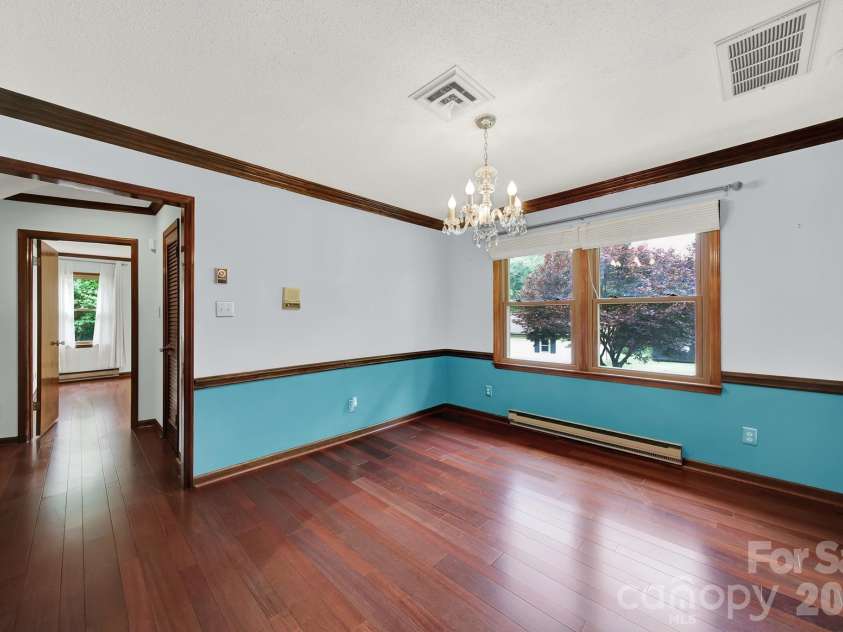 5913 Tom Query Road, Charlotte, NC 28213.  MLS# CAR4378237, YatesRealty ID 36400. 