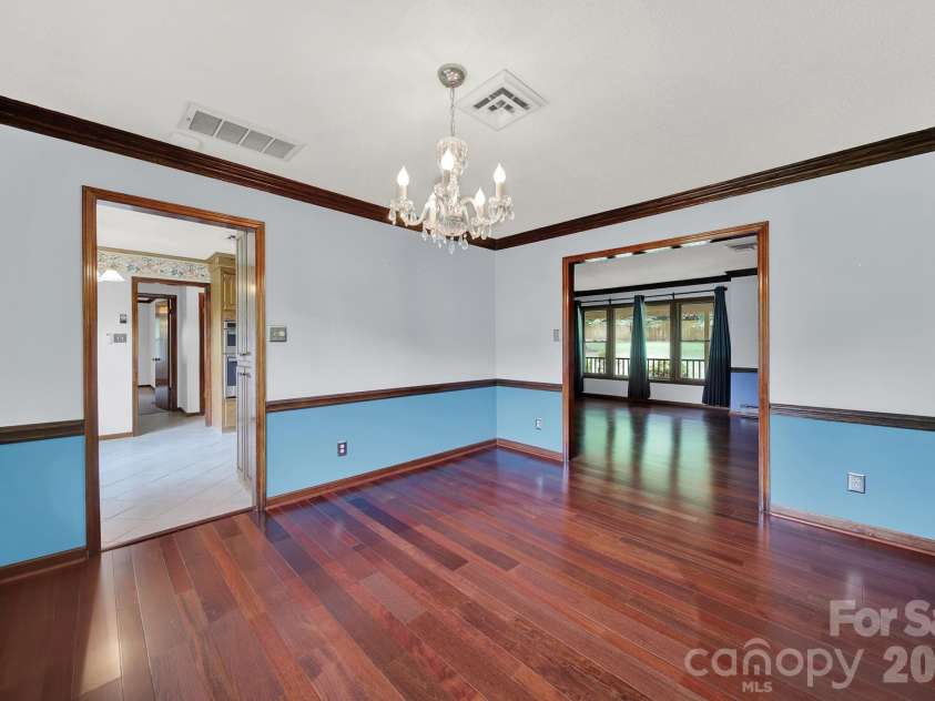 5913 Tom Query Road, Charlotte, NC 28213.  MLS# CAR4378237, YatesRealty ID 36400. 