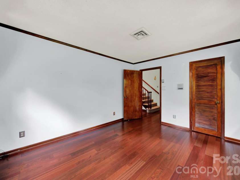 5913 Tom Query Road, Charlotte, NC 28213.  MLS# CAR4378237, YatesRealty ID 36400. 