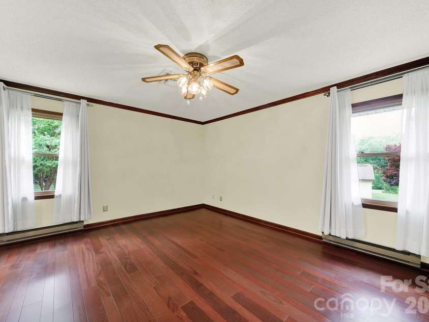 5913 Tom Query Road, Charlotte, NC 28213.  MLS# CAR4378237, YatesRealty ID 36400. 