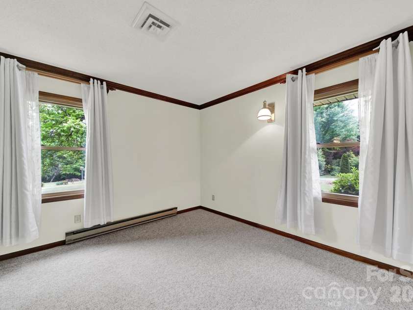 5913 Tom Query Road, Charlotte, NC 28213.  MLS# CAR4378237, YatesRealty ID 36400. 