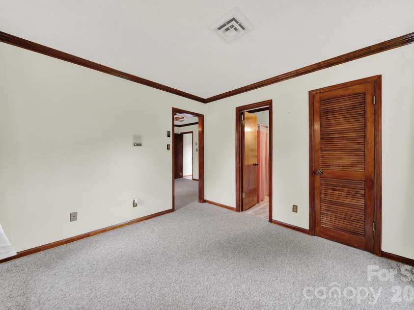 5913 Tom Query Road, Charlotte, NC 28213.  MLS# CAR4378237, YatesRealty ID 36400. 