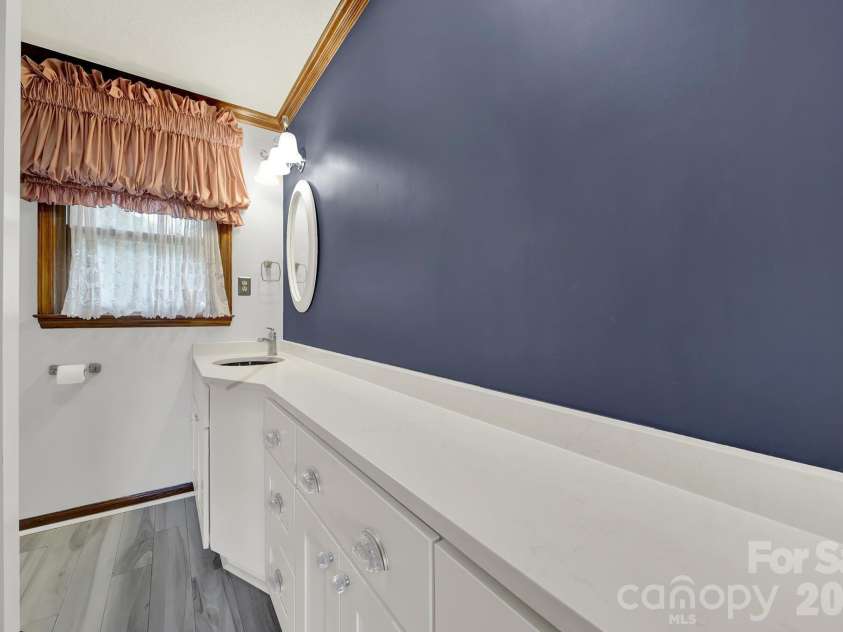 5913 Tom Query Road, Charlotte, NC 28213.  MLS# CAR4378237, YatesRealty ID 36400. 