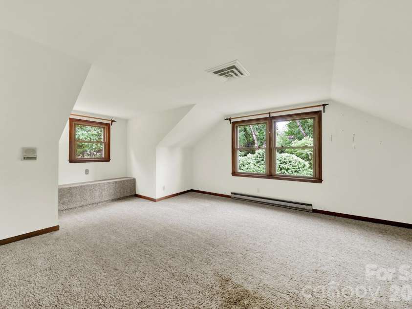 5913 Tom Query Road, Charlotte, NC 28213.  MLS# CAR4378237, YatesRealty ID 36400. 