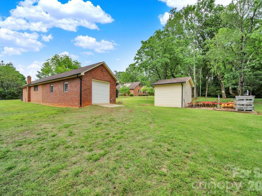 5913 Tom Query Road, Charlotte, NC 28213.  MLS# CAR4378237, YatesRealty ID 36400. 