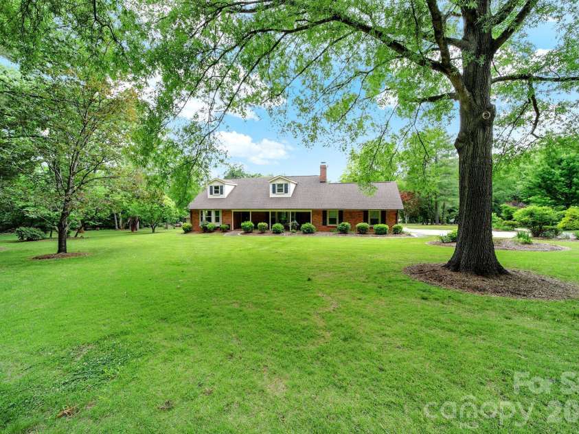 5913 Tom Query Road, Charlotte, NC 28213.  MLS# CAR4378237, YatesRealty ID 36400. 
