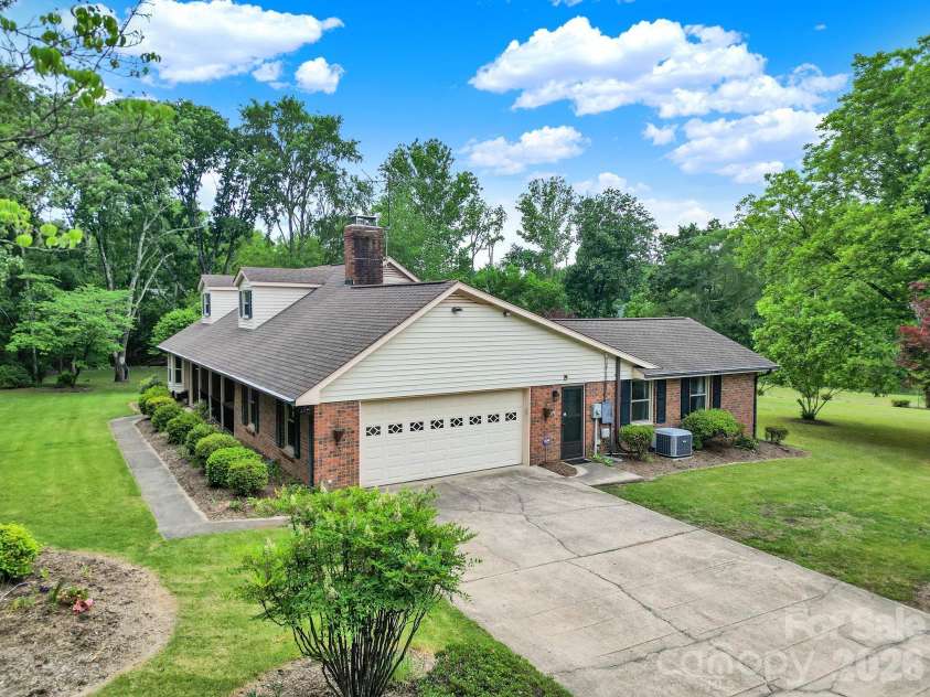5913 Tom Query Road, Charlotte, NC 28213.  MLS# CAR4378237, YatesRealty ID 36400. 