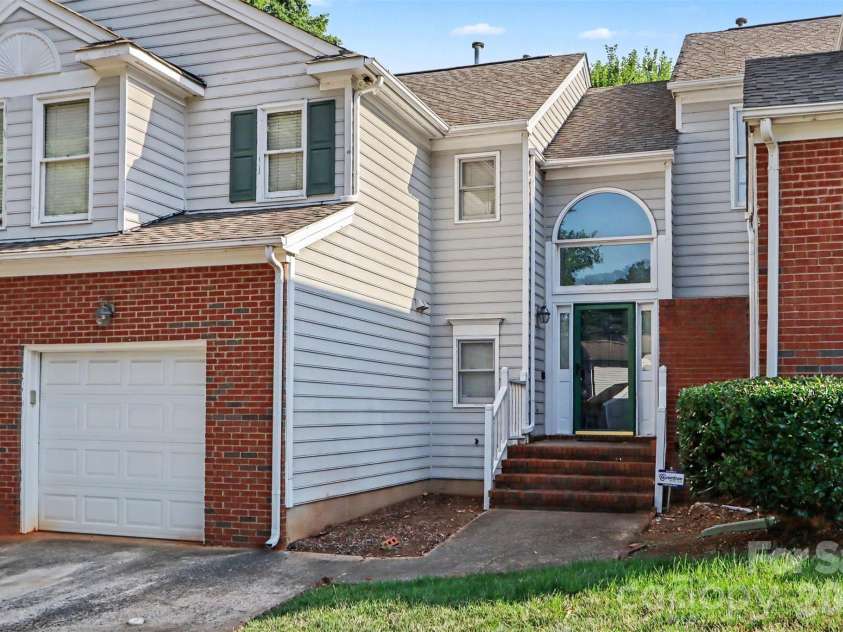8606 Fox Chase Lane, Charlotte, NC 28269.  MLS# CAR4398619, YatesRealty ID 36401. 