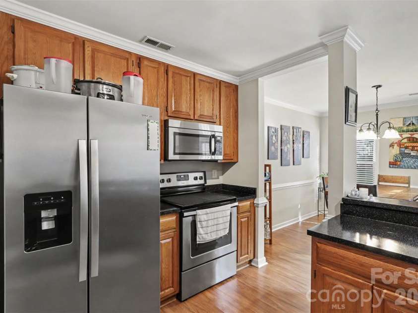 8606 Fox Chase Lane, Charlotte, NC 28269.  MLS# CAR4398619, YatesRealty ID 36401. 