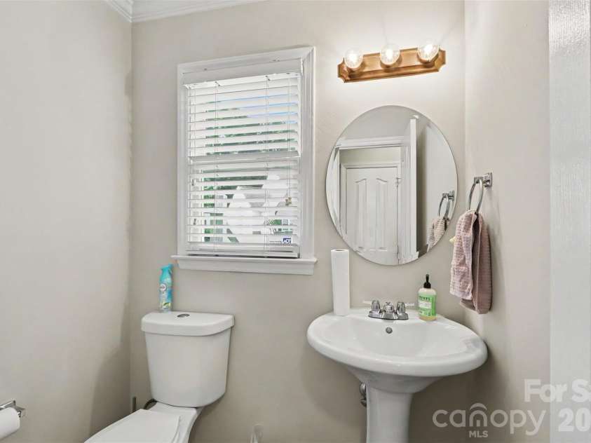 8606 Fox Chase Lane, Charlotte, NC 28269.  MLS# CAR4398619, YatesRealty ID 36401. 