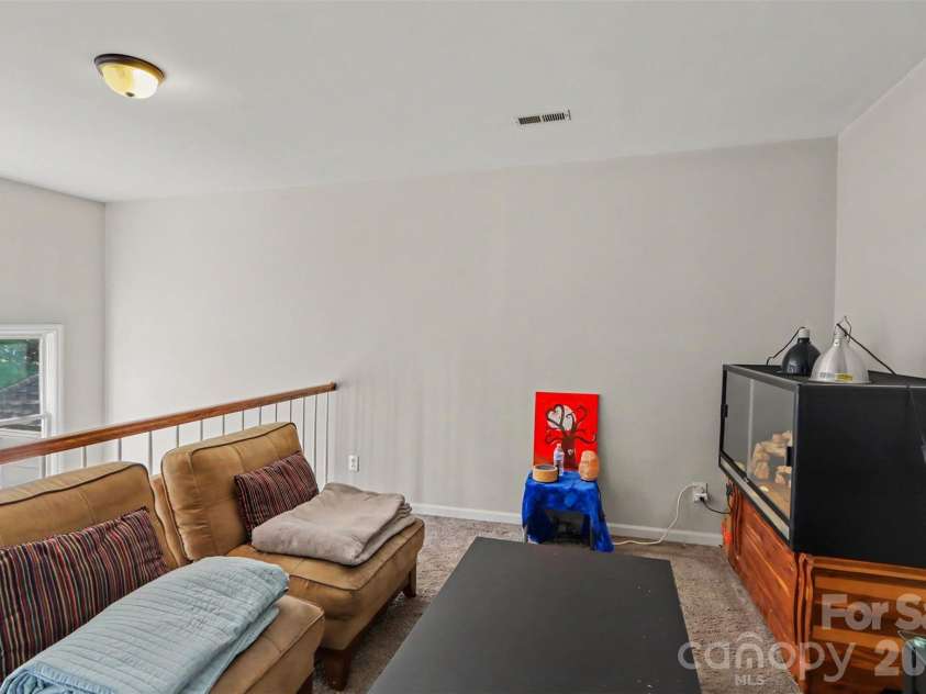 8606 Fox Chase Lane, Charlotte, NC 28269.  MLS# CAR4398619, YatesRealty ID 36401. 