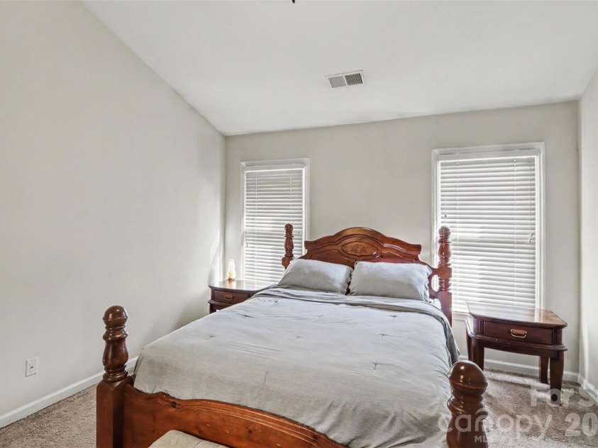 8606 Fox Chase Lane, Charlotte, NC 28269.  MLS# CAR4398619, YatesRealty ID 36401. 