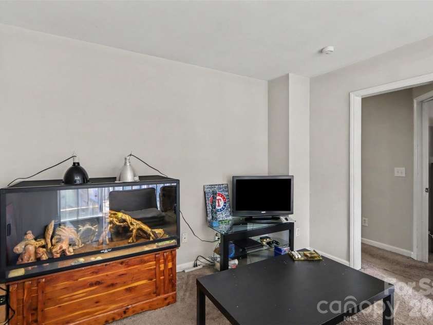 8606 Fox Chase Lane, Charlotte, NC 28269.  MLS# CAR4398619, YatesRealty ID 36401. 