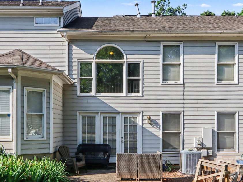 8606 Fox Chase Lane, Charlotte, NC 28269.  MLS# CAR4398619, YatesRealty ID 36401. 