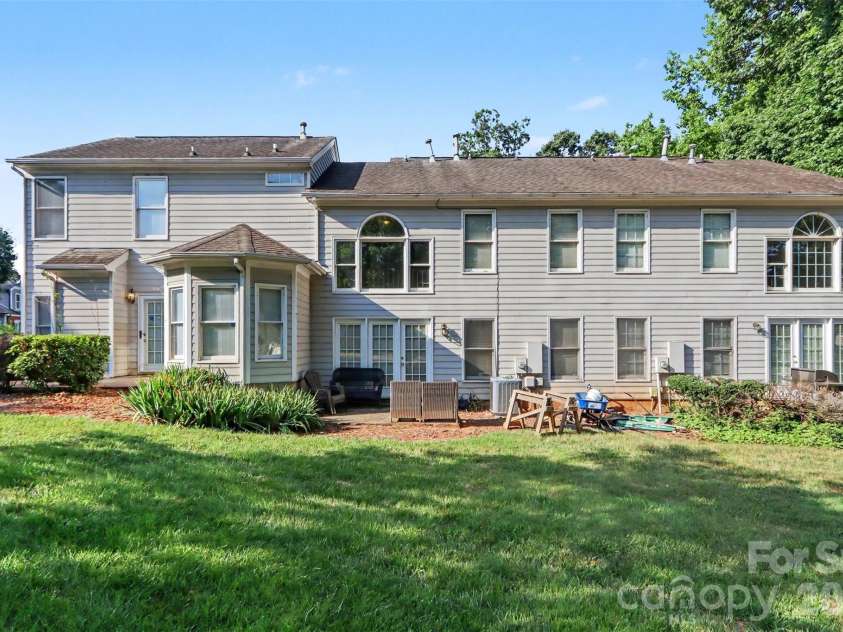 8606 Fox Chase Lane, Charlotte, NC 28269.  MLS# CAR4398619, YatesRealty ID 36401. 