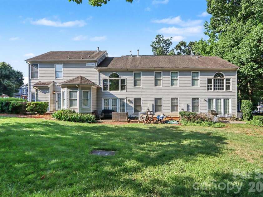 8606 Fox Chase Lane, Charlotte, NC 28269.  MLS# CAR4398619, YatesRealty ID 36401. 