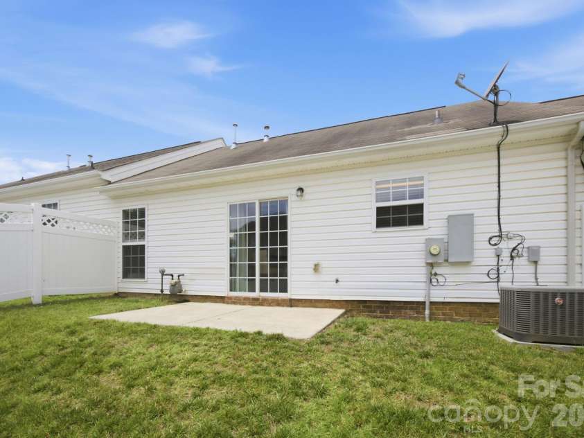 310 Gamesford Lane, Fort Mill, SC 29715.  MLS# CAR4397806, YatesRealty ID 36403. Backyard
