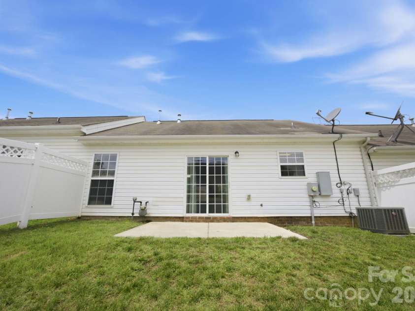 310 Gamesford Lane, Fort Mill, SC 29715.  MLS# CAR4397806, YatesRealty ID 36403. Backyard