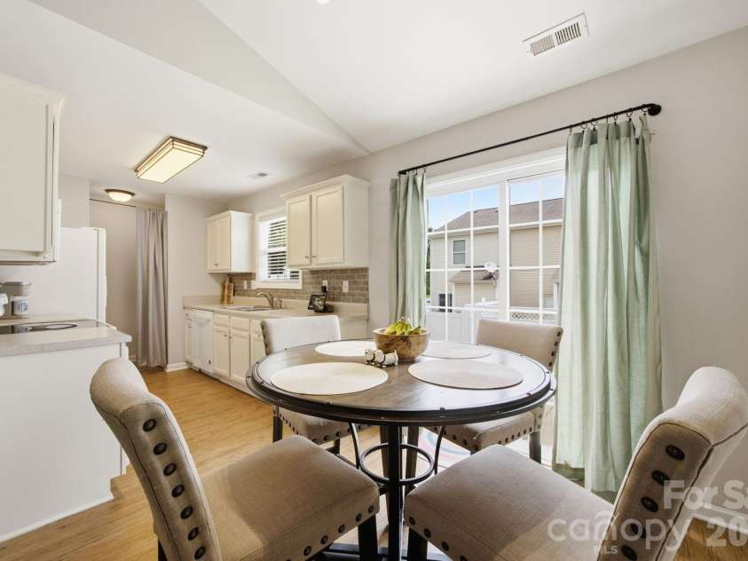 310 Gamesford Lane, Fort Mill, SC 29715.  MLS# CAR4397806, YatesRealty ID 36403. Dining Area