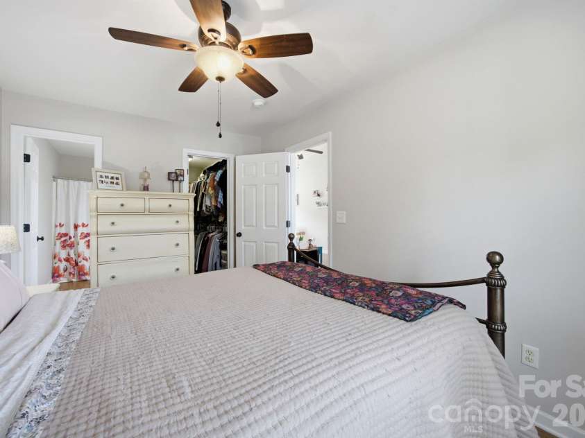 310 Gamesford Lane, Fort Mill, SC 29715.  MLS# CAR4397806, YatesRealty ID 36403. Primary Bedroom