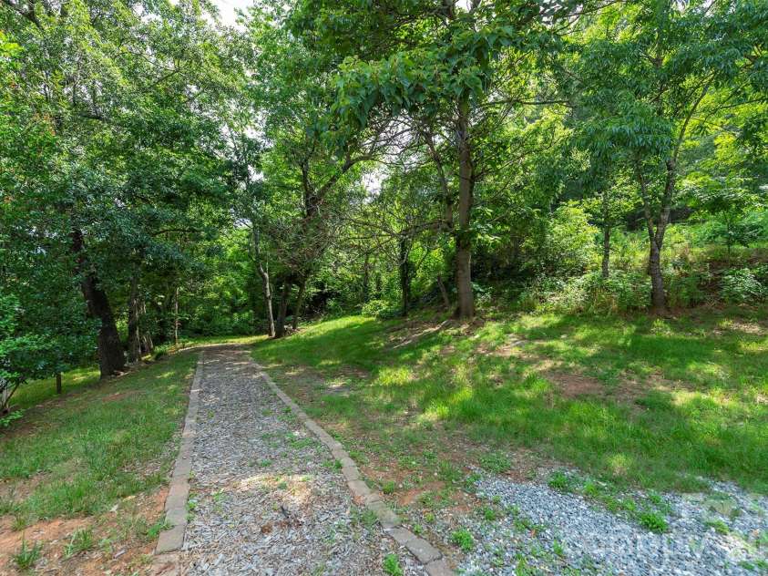 223 Davidson Road, Swannanoa, NC 28778.  MLS# CAR4398896, YatesRealty ID 36405. 