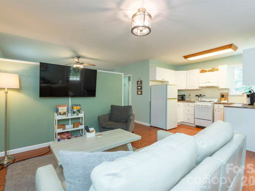 223 Davidson Road, Swannanoa, NC 28778.  MLS# CAR4398896, YatesRealty ID 36405. 