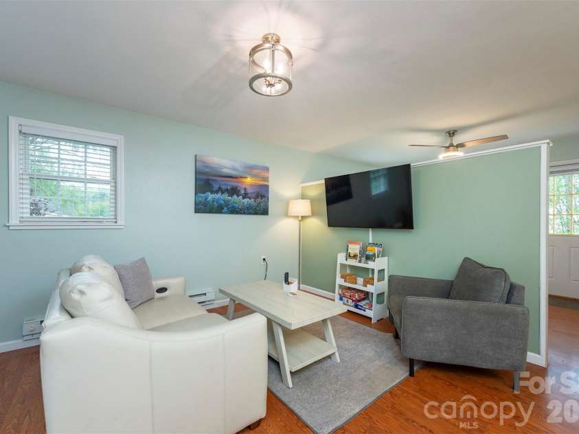 223 Davidson Road, Swannanoa, NC 28778.  MLS# CAR4398896, YatesRealty ID 36405. 