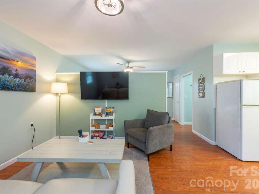 223 Davidson Road, Swannanoa, NC 28778.  MLS# CAR4398896, YatesRealty ID 36405. 