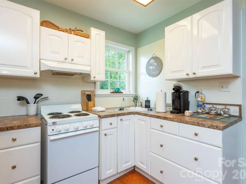223 Davidson Road, Swannanoa, NC 28778.  MLS# CAR4398896, YatesRealty ID 36405. 