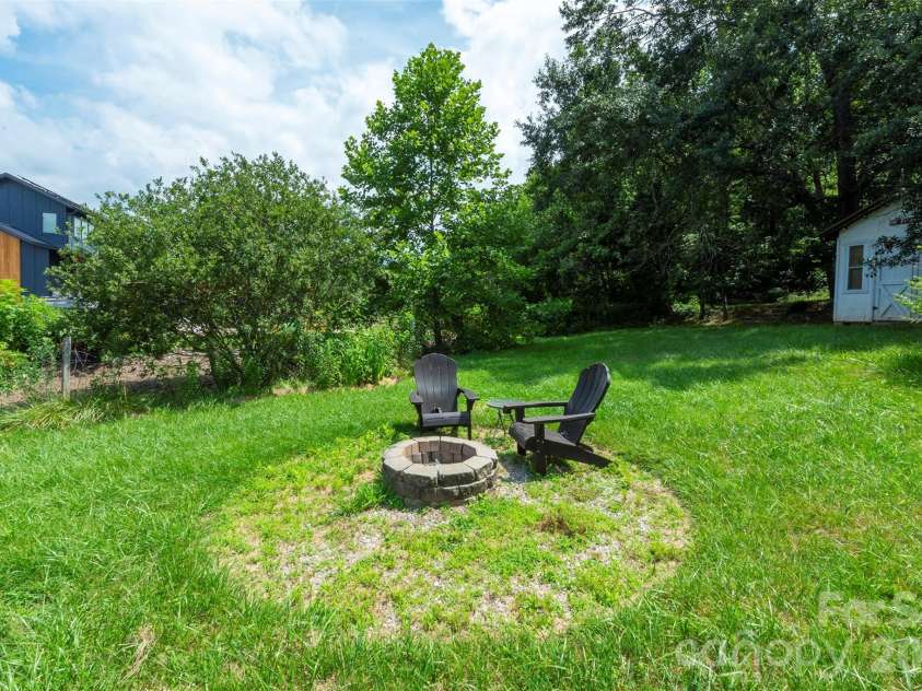 223 Davidson Road, Swannanoa, NC 28778.  MLS# CAR4398896, YatesRealty ID 36405. 