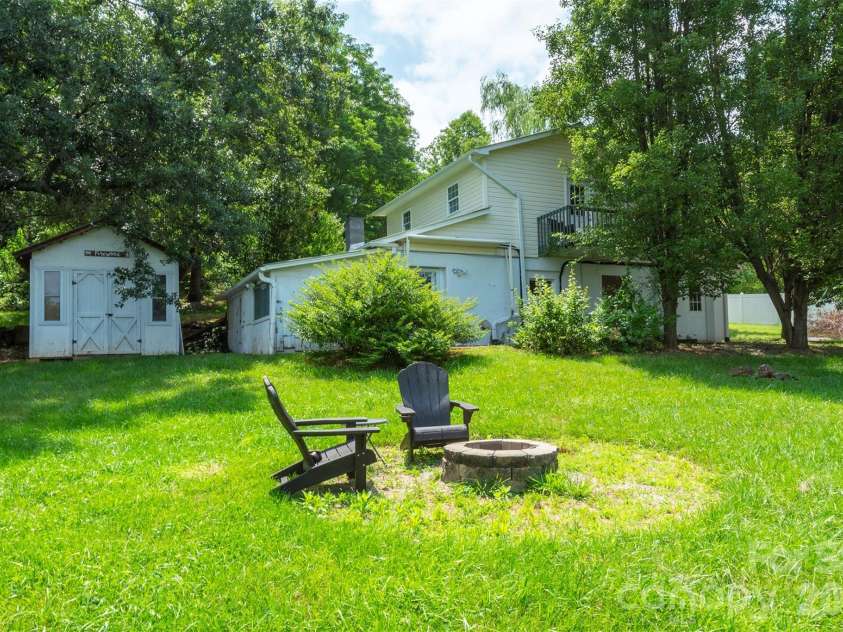 223 Davidson Road, Swannanoa, NC 28778.  MLS# CAR4398896, YatesRealty ID 36405. 